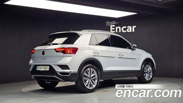 Volkswagen T-Roc 2021 — photo 2
