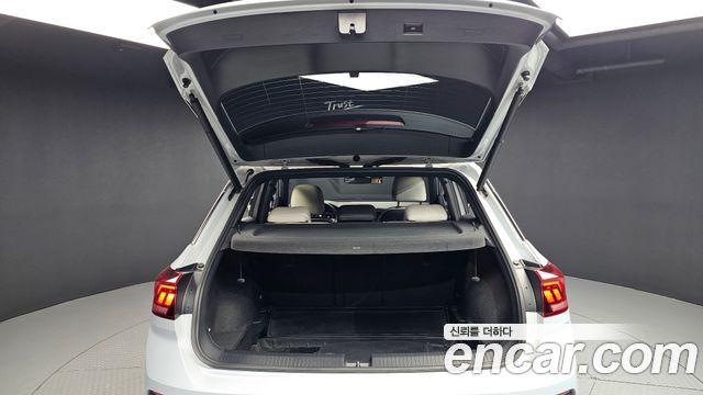 Volkswagen T-Roc 2021 — photo 20