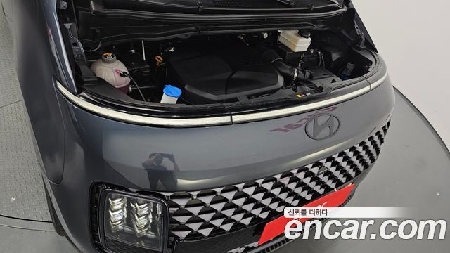Hyundai Staria 2025 — photo 6