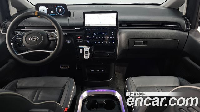 Hyundai Staria 2025 — photo 7