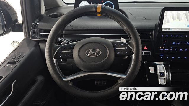 Hyundai Staria 2025 — photo 13
