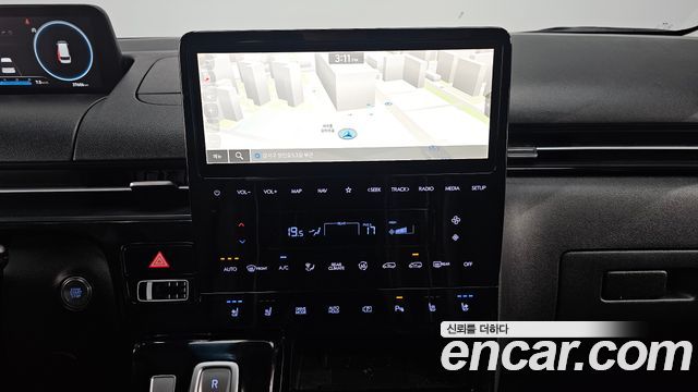 Hyundai Staria 2025 — photo 14