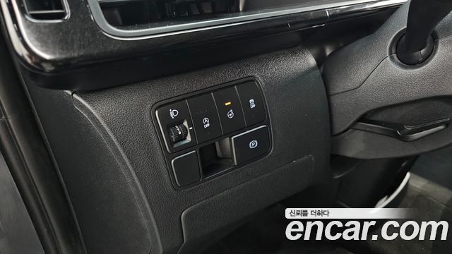 Hyundai Staria 2025 — photo 17