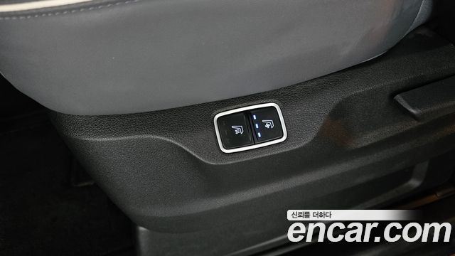 Hyundai Staria 2025 — photo 18