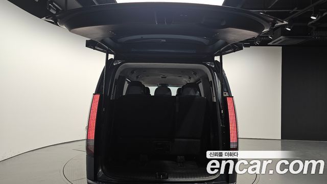 Hyundai Staria 2025 — photo 20