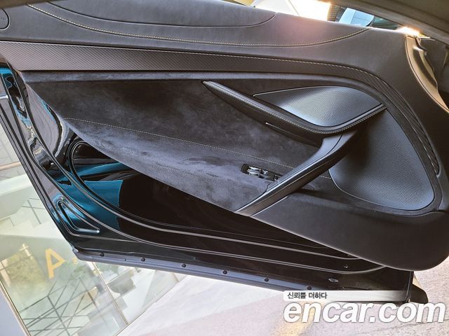 Mclaren 720S 2019 — photo 14