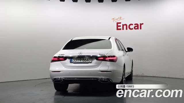 Mercedes-Benz E-Class 2021 — photo 4
