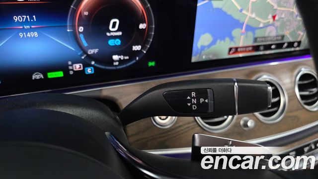 Mercedes-Benz E-Class 2021 — photo 12