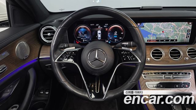 Mercedes-Benz E-Class 2021 — photo 20