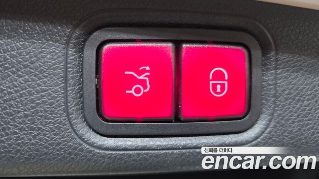 Mercedes-Benz E-Class 2021 — photo 25