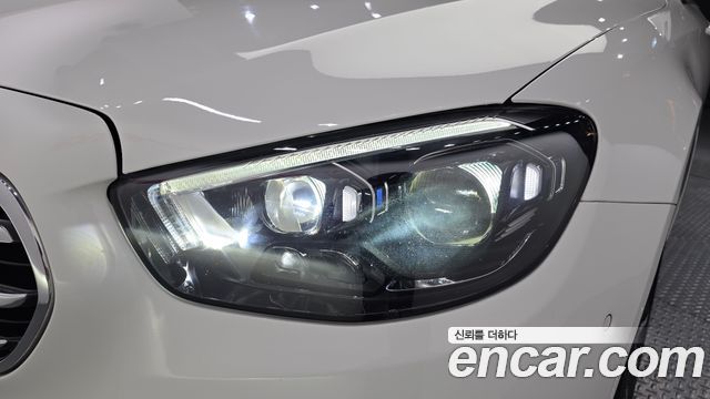 Mercedes-Benz E-Class 2021 — photo 8