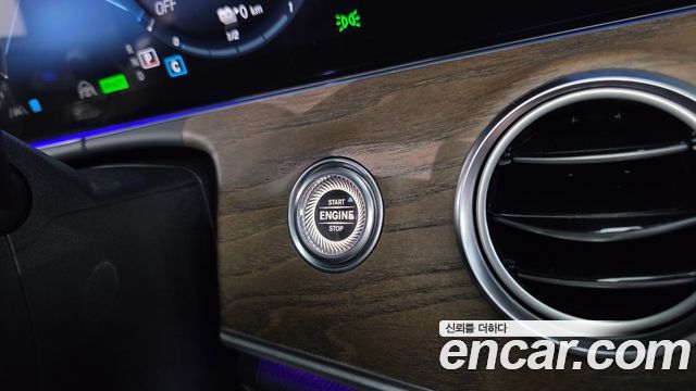 Mercedes-Benz E-Class 2021 — photo 28