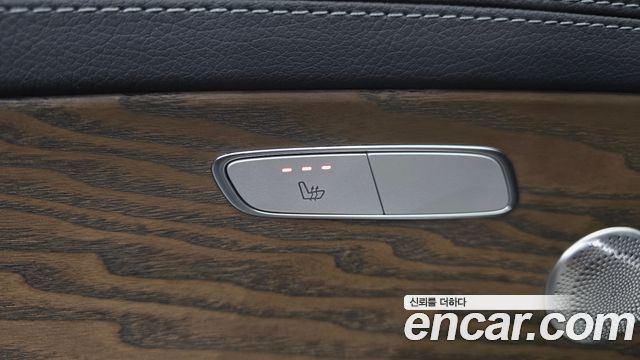 Mercedes-Benz E-Class 2021 — photo 30