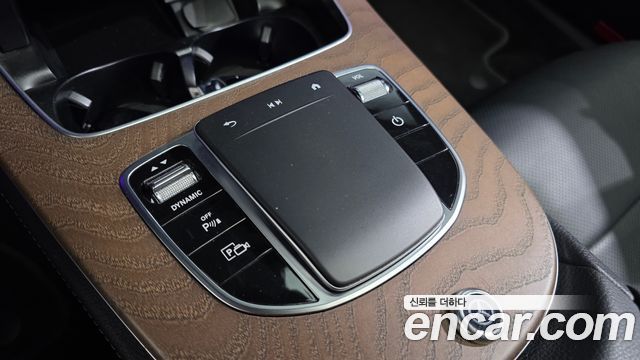 Mercedes-Benz E-Class 2021 — photo 33