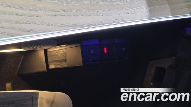 Mercedes-Benz E-Class 2021 — photo 34