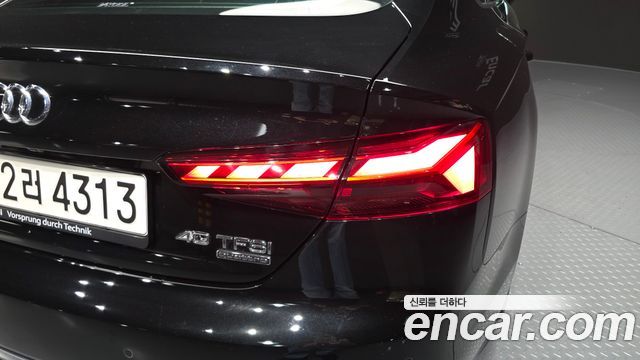 Audi A5 2023 — photo 9