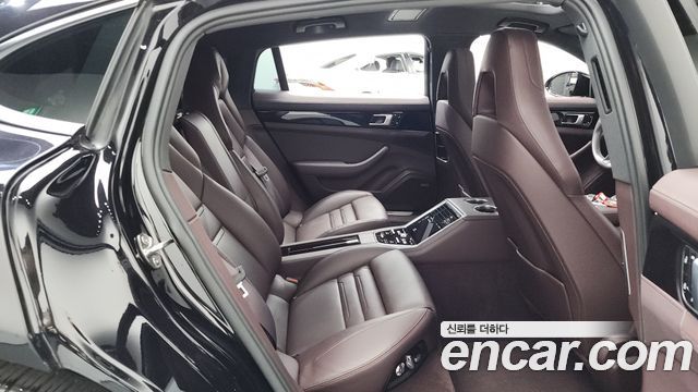 Porsche Panamera 2021 — photo 17