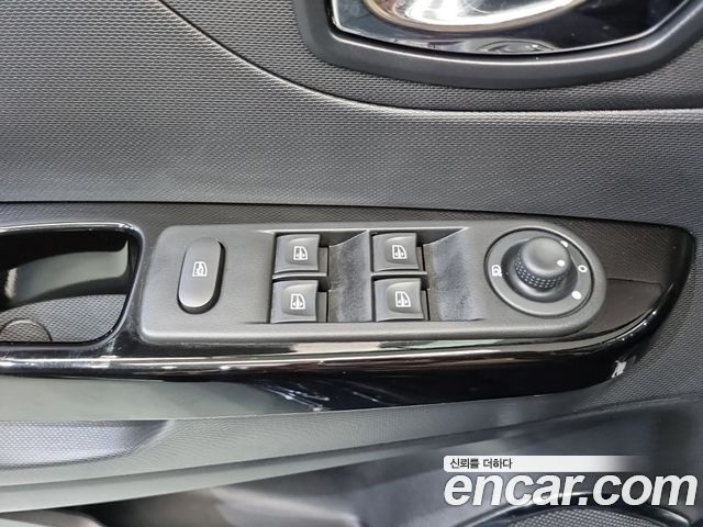Renault Korea QM3 2015 — photo 11