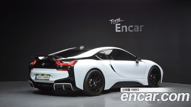 BMW i8 2016 — photo 2