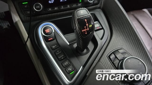 BMW i8 2016 — photo 12