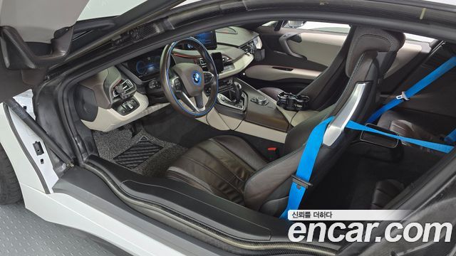 BMW i8 2016 — photo 13