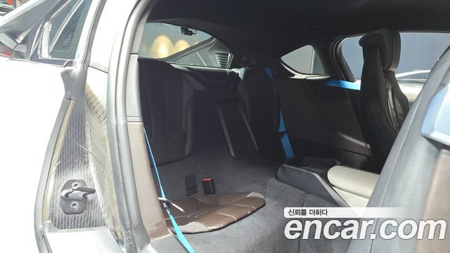 BMW i8 2016 — photo 17