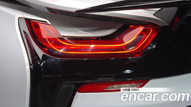 BMW i8 2016 — photo 9