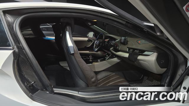 BMW i8 2016 — photo 16