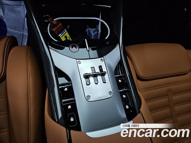 Ferrari Purosangue 2025 — photo 8