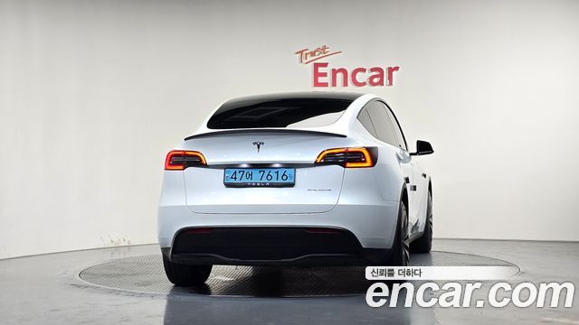 Tesla Model Y 2022 — photo 4