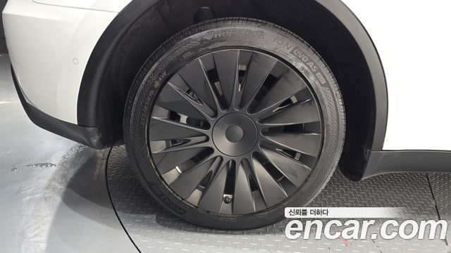 Tesla Model Y 2022 — photo 5