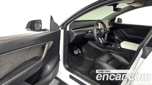 Tesla Model Y 2022 — photo 13