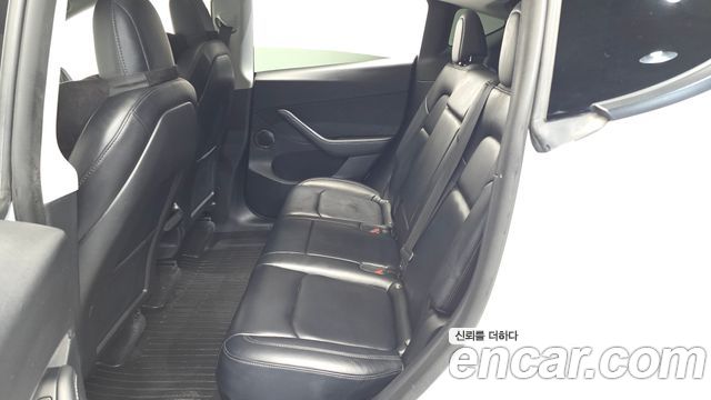 Tesla Model Y 2022 — photo 17