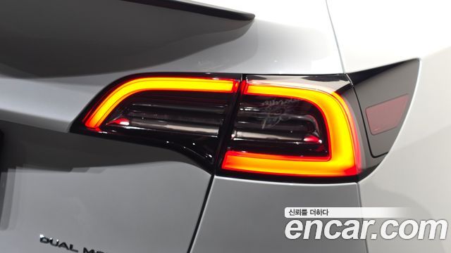 Tesla Model Y 2022 — photo 9