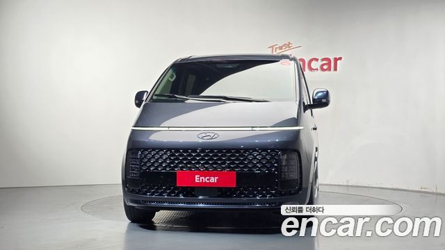 Hyundai Staria 2023 — photo 3