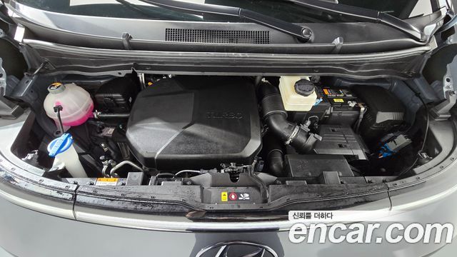 Hyundai Staria 2023 — photo 6