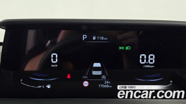 Hyundai Staria 2023 — photo 11