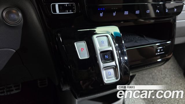 Hyundai Staria 2023 — photo 12