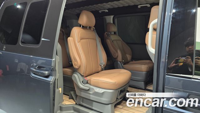 Hyundai Staria 2023 — photo 17