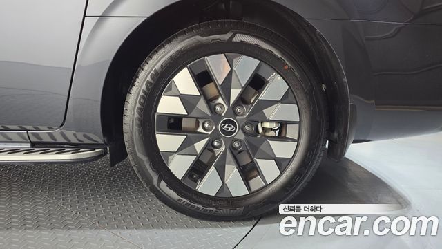 Hyundai Staria 2023 — photo 7