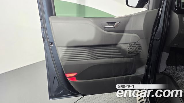 Hyundai Staria 2023 — photo 14
