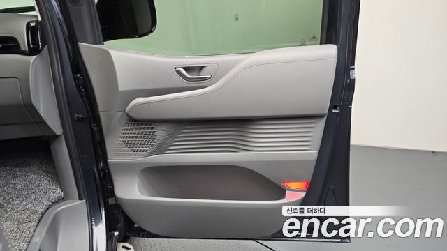 Hyundai Staria 2023 — photo 15