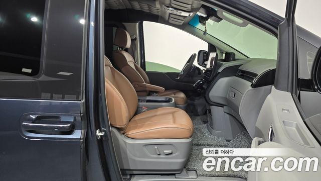 Hyundai Staria 2023 — photo 16