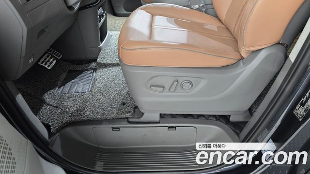 Hyundai Staria 2023 — photo 36