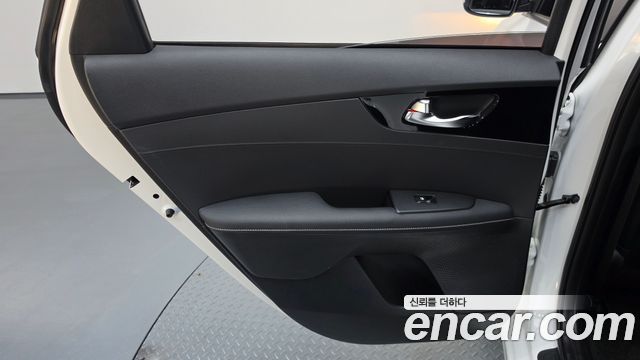 Kia K3 2024 — photo 15