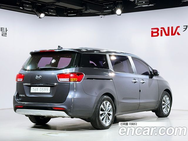 Kia Canival 2016 — photo 2