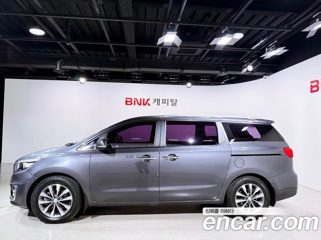 Kia Canival 2016 — photo 3