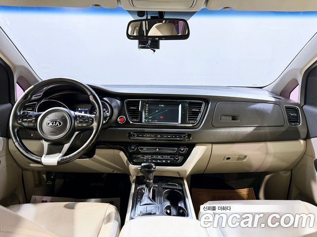Kia Canival 2016 — photo 4