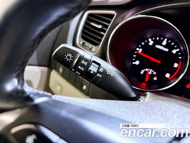 Kia Canival 2016 — photo 7