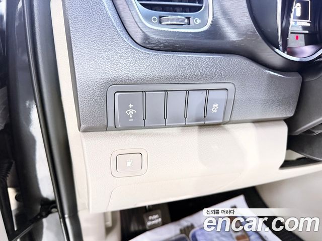 Kia Canival 2016 — photo 9